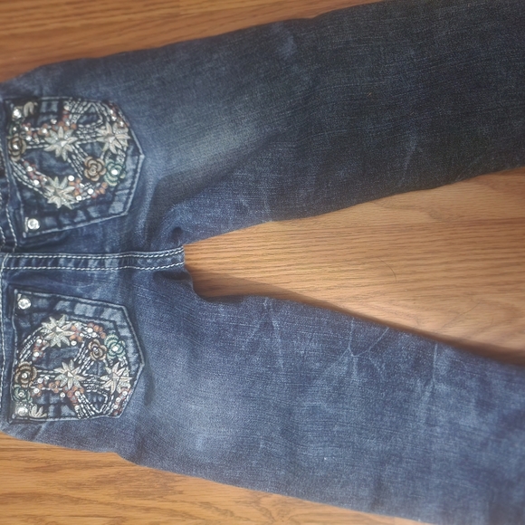 Size 8 miss me - Picture 5 of 5